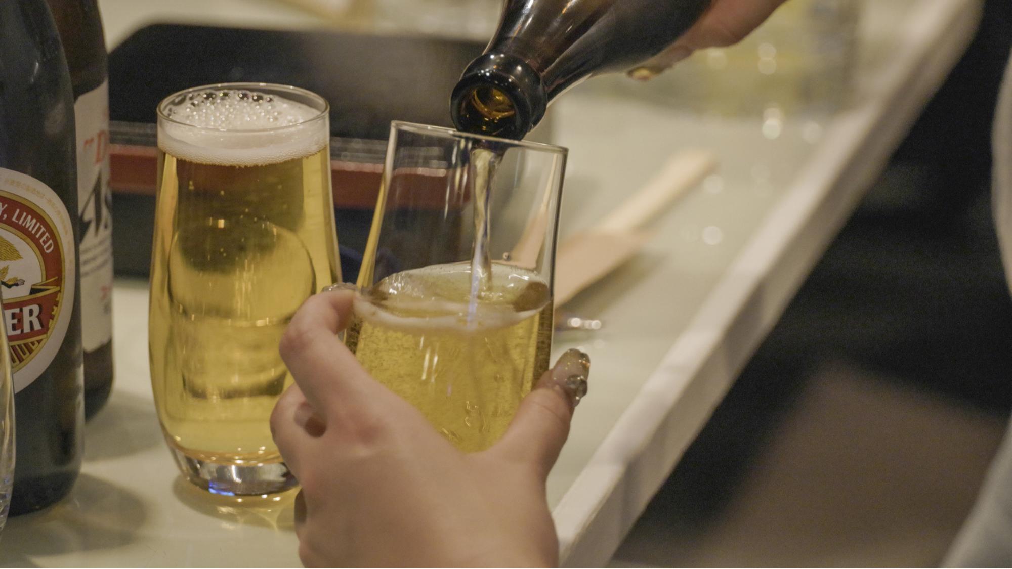 地元案内人と行くスナックハシゴ旅
はじめての富山の夜の文化体験 ― 寿司と人情の夜 ―