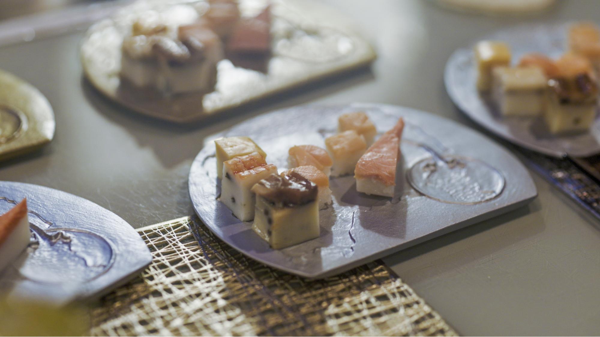 地元案内人と行くスナックハシゴ旅
はじめての富山の夜の文化体験 ― 寿司と人情の夜 ―